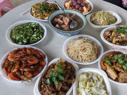 周公解梦梦见吃大餐是什么意思 做梦梦到吃大餐代表什么